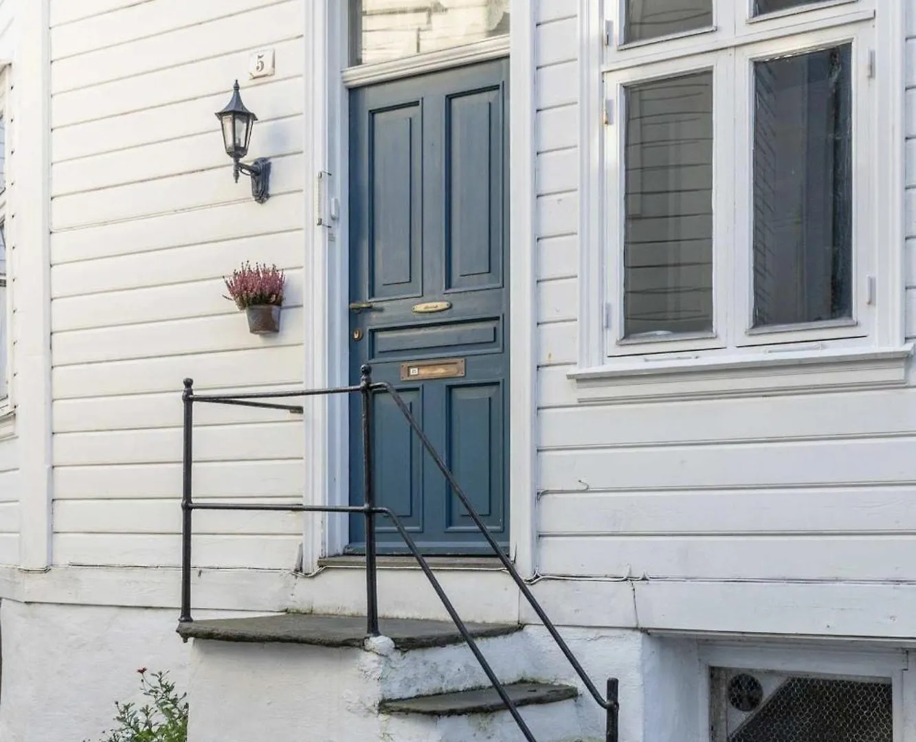 Dinbnb Home L Traditional Bergenhouse L Roofterrace L 1900 Charm 0*, Bergen